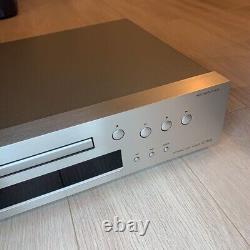 ONKYO C-7030 CD Player VLSC Pure Sound Silver AC100V Free Ship From Japan
