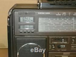Vintage GRUNDIG RR-1140SL Broadcast Receiver Sounds great! Used from Japan