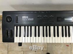 Yamaha SY-22 Music Synthesizer Keyboard Headphone Out Works, No Sound from L/R